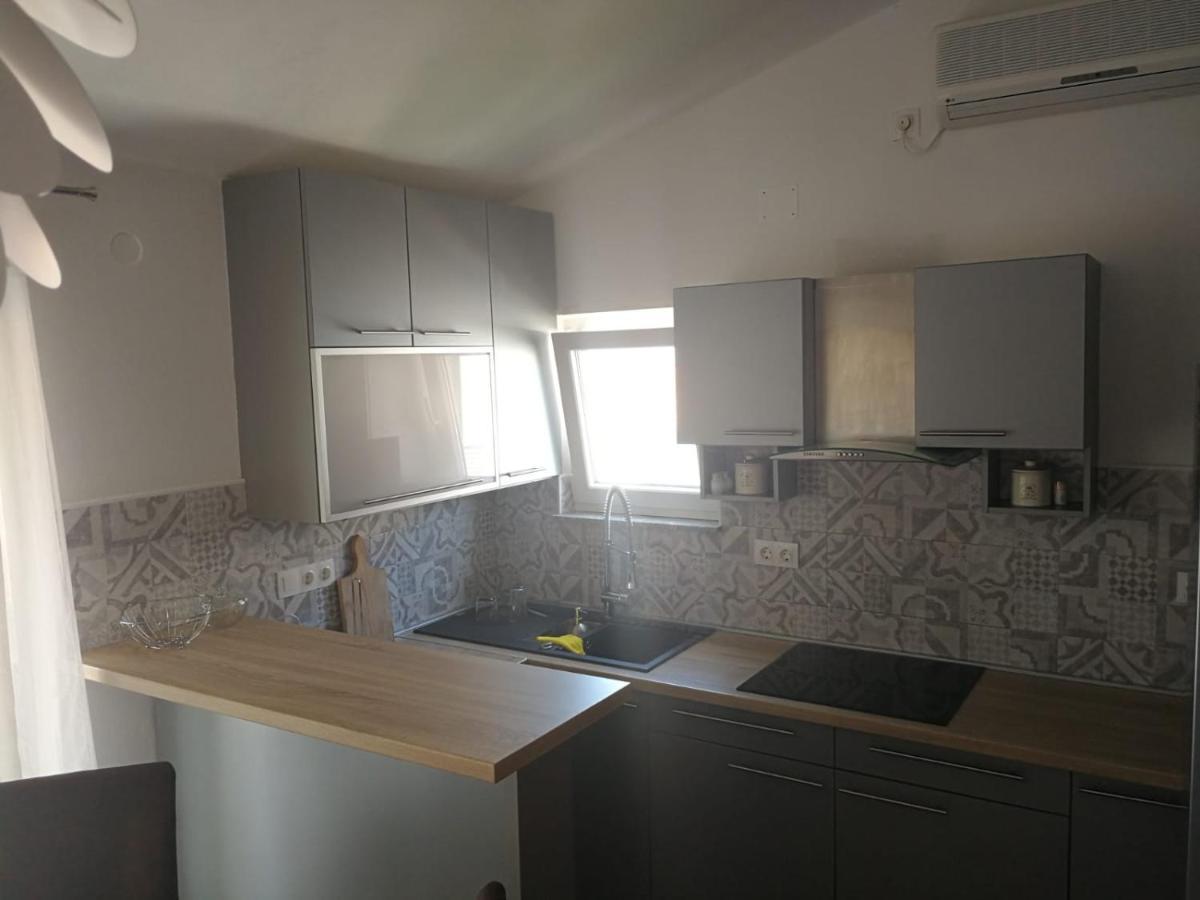 Apartmani Nea Biograd Na Moru Kültér fotó