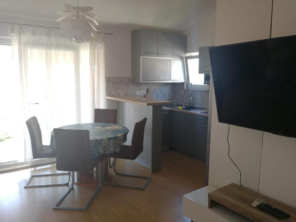 Apartmani Nea Biograd Na Moru Kültér fotó